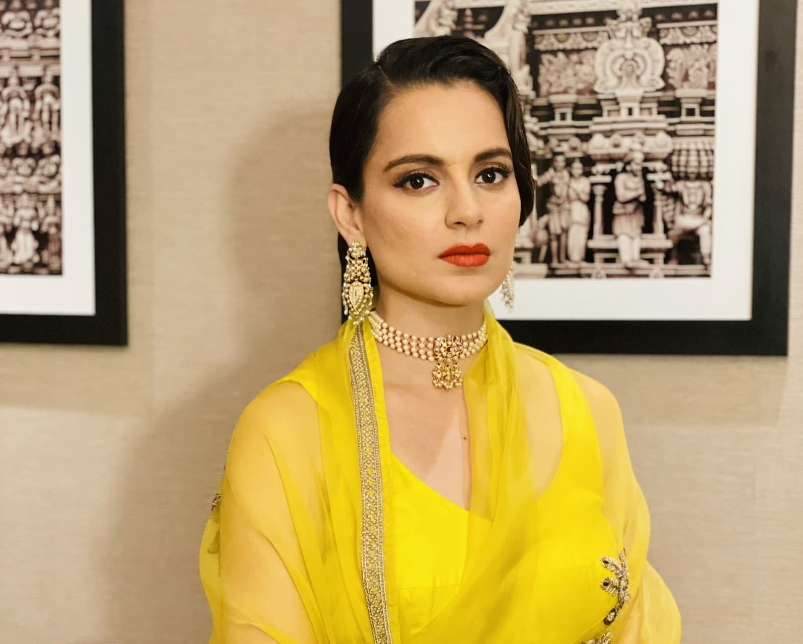 ट्रैक्टर परेड से भड़की कंगना, किसानों को बताया ‘आतंकी’, जेल भेजने की मांग, बोली- दिल्ली पुलिस लठ बजाओ