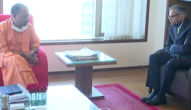 टाटा समूह के अध्यक्ष नटराजन चंद्रशेखरन से मिले योगी आदित्यनाथ, कई मुद्दों पर की चर्चा