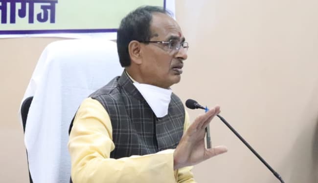 CM शिवराज मनासा गांव को बनायेंगे आदर्श ग्राम, होगी ऐसी व्यवस्था कि नहीं रहेगा कोई परिवार गरीब