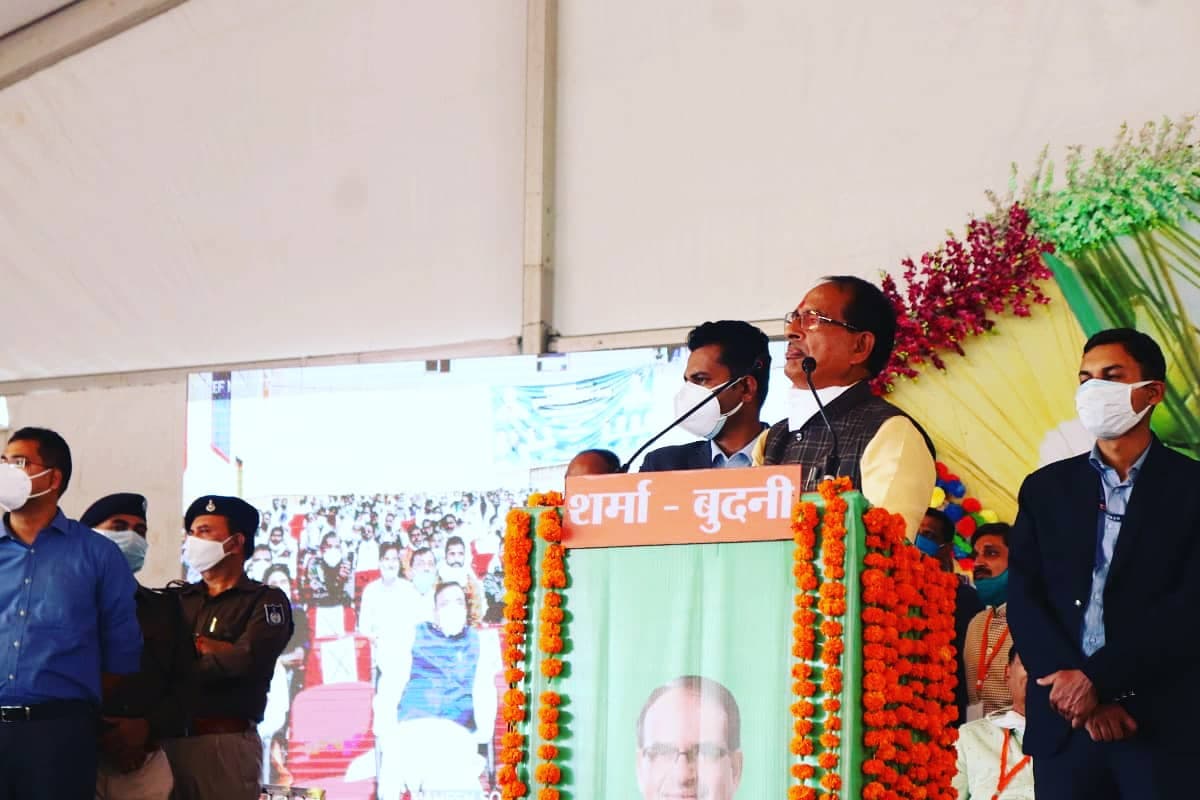 लव जिहाद पर बवाल, ‘मामा’ शिवराज सिंह चौहान बोले- ‘बेटियों से अन्याय करने वालों को तबाह कर देंगे’