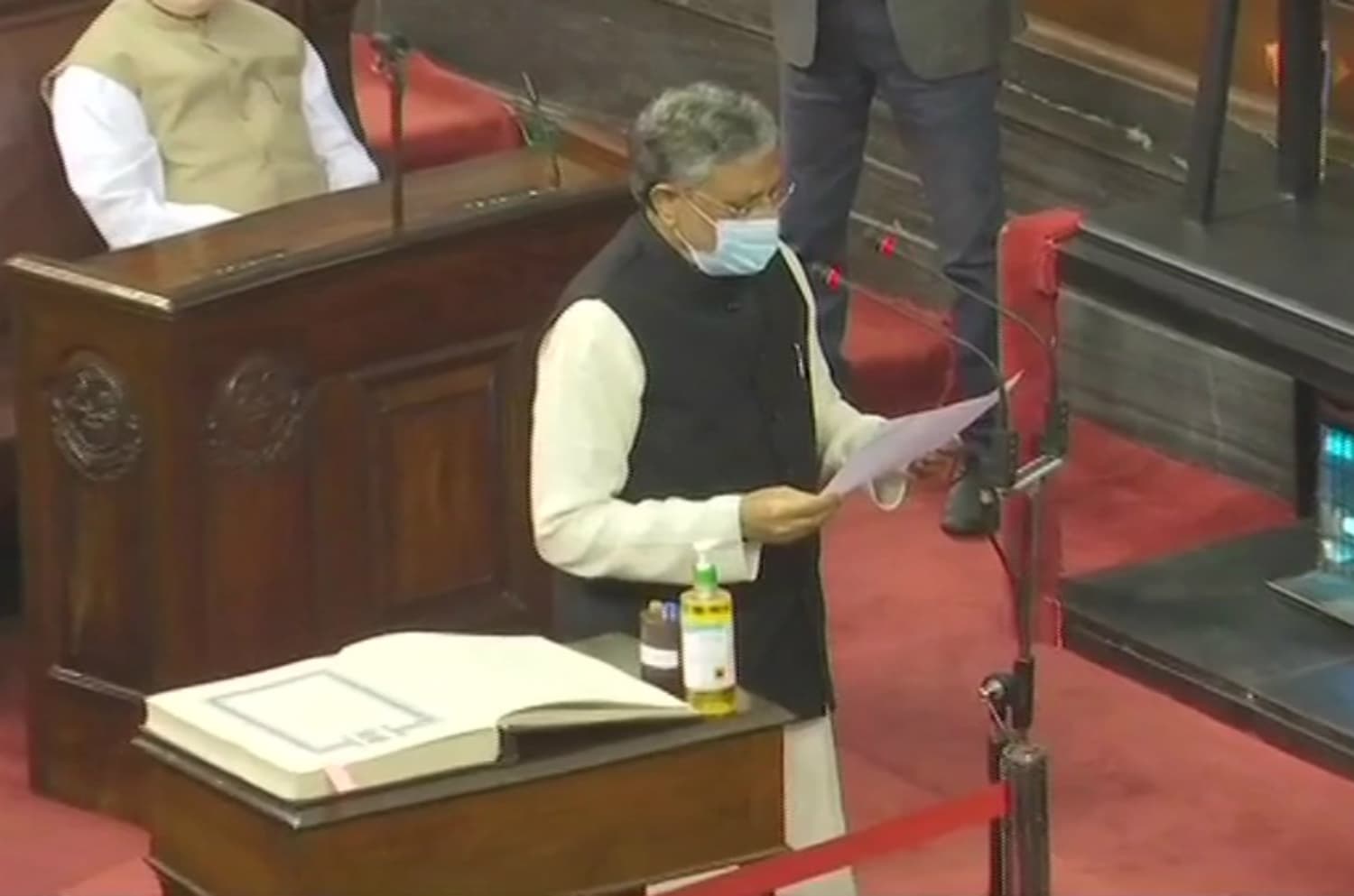 बिहार के पूर्व उपमुख्यमंत्री सुशील कुमार मोदी ने ली राज्यसभा सदस्य के रूप में शपथ