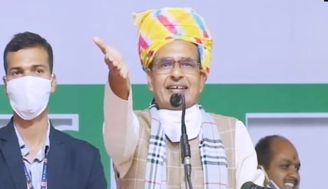 शिवराज का कांग्रेस के पूर्व अध्यक्ष पर हमला, कहा- राहुल गांधी तब कहां थे, जब कमलनाथ ने बांट दिये कर्जमाफी के झूठे प्रमाणपत्र