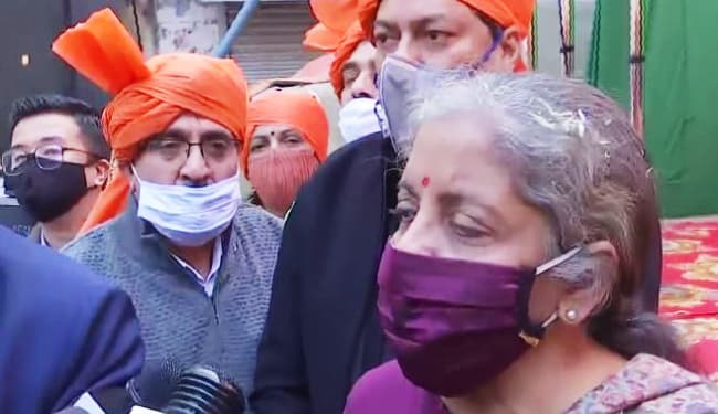 वित्त मंत्री निर्मल सीतारमण ने कांग्रेस पर बोला हमला, कहा- राहुल गांधी जवाब दें, क्या वे कृषि कानूनों को नहीं लाना चाहते थे?