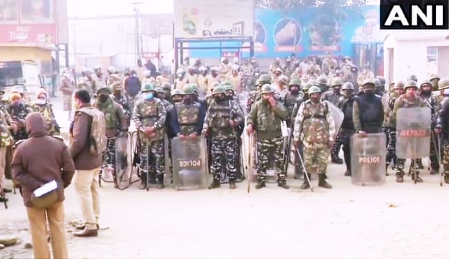 किसान आंदोलन के खिलाफ सरकार का रुख सख्त, भारी संख्या में पुलिस बल तैनात, बड़ी कार्रवाई संभव