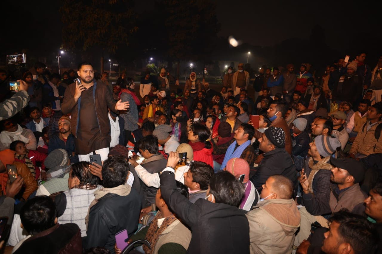 “मुझसे कहो...मैं सुनूंगा, मैं करुंगा”, शिक्षक अभ्यर्थियों से मुलाकात के बाद Tejashwi yadav का ट्वीट