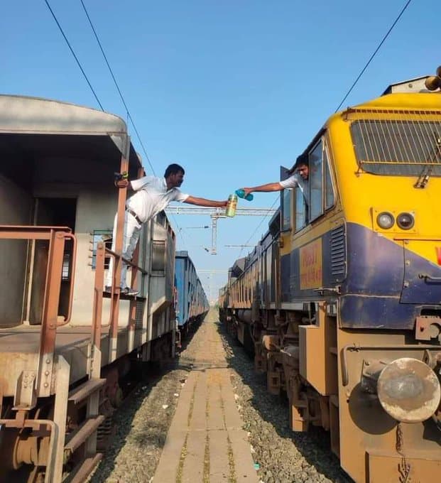 Indian Railway News : यात्रियों की परेशानी होगी दूर, मुंबई में इस दिन से बहाल होगी 204 लोकल ट्रेनें