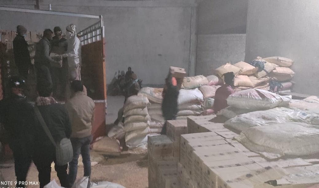 पटना में शराब की इतनी बड़ी खेप पकड़ी गई की पुलिस को गिनती करने में पसीने छुट गए! DGP ने लिया कड़ा एक्शन