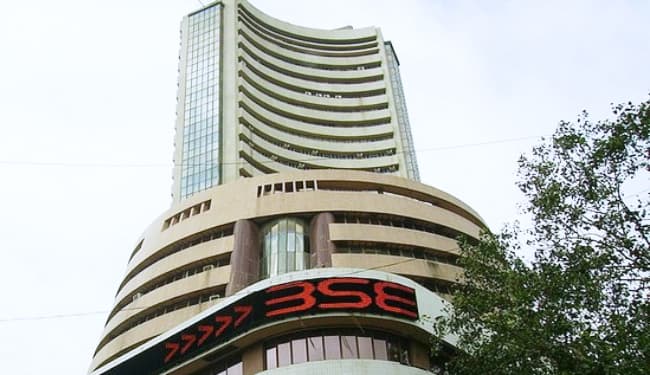 सेंसेक्स में 233 अंकों की बढ़त, 15,200 के करीब पहुंचा निफ्टी