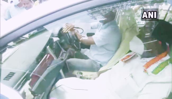 पुडुचेरी में कांग्रेसनीत नारायणसामी की सरकार ने सदन में खोया विश्वासमत, मुख्यमंत्री ने दिया इस्तीफा