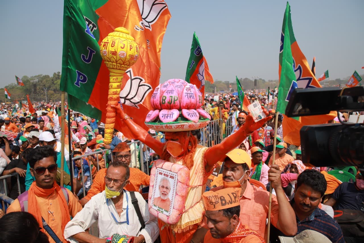 मालदा जिला परिषद में बढ़ी बीजेपी की ताकत, पांच बड़े नेता टीएमसी छोड़ बीजेपी में हुए शामिल मालदा जिला परिषद में बढ़ी बीजेपी की ताकत, पांच बड़े नेता टीएमसी छोड़ बीजेपी में हुए शामिल