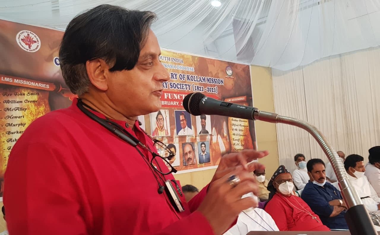 पाकिस्तानी कॉमेडियन ने उड़ाया शशि थरूर की अंग्रेजी का मजाक, थरूर ने कुछ इस तरह दिया जवाब...