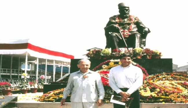 जमशेदजी टाटा की जयंती पर रतन टाटा ने किया याद, जेआरडी टाटा को बताया गुरु