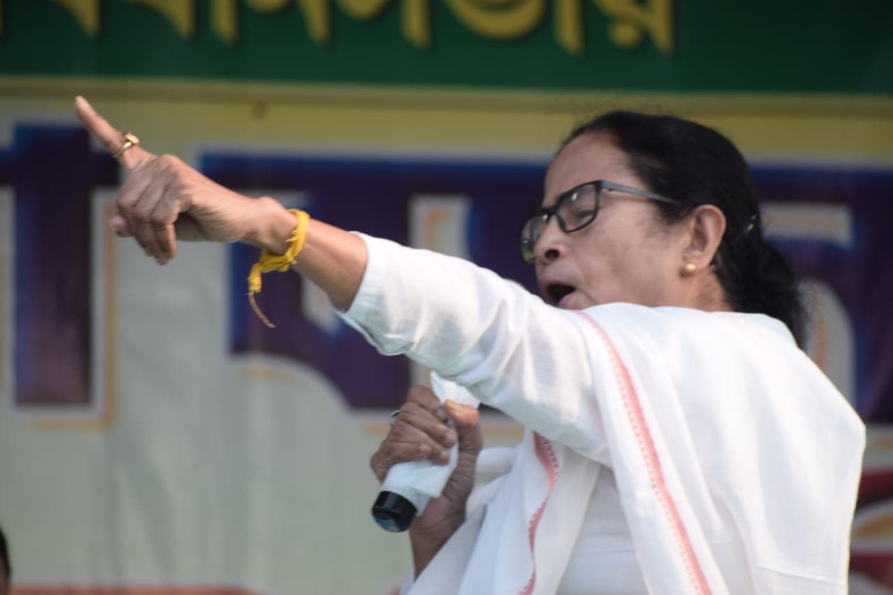 Bengal Chunav 2021: राहुल गांधी के जनेऊधारी ब्राह्मण बनने के बाद अब CM ममता बोलीं- ‘मैं ब्राह्मण की बेटी’