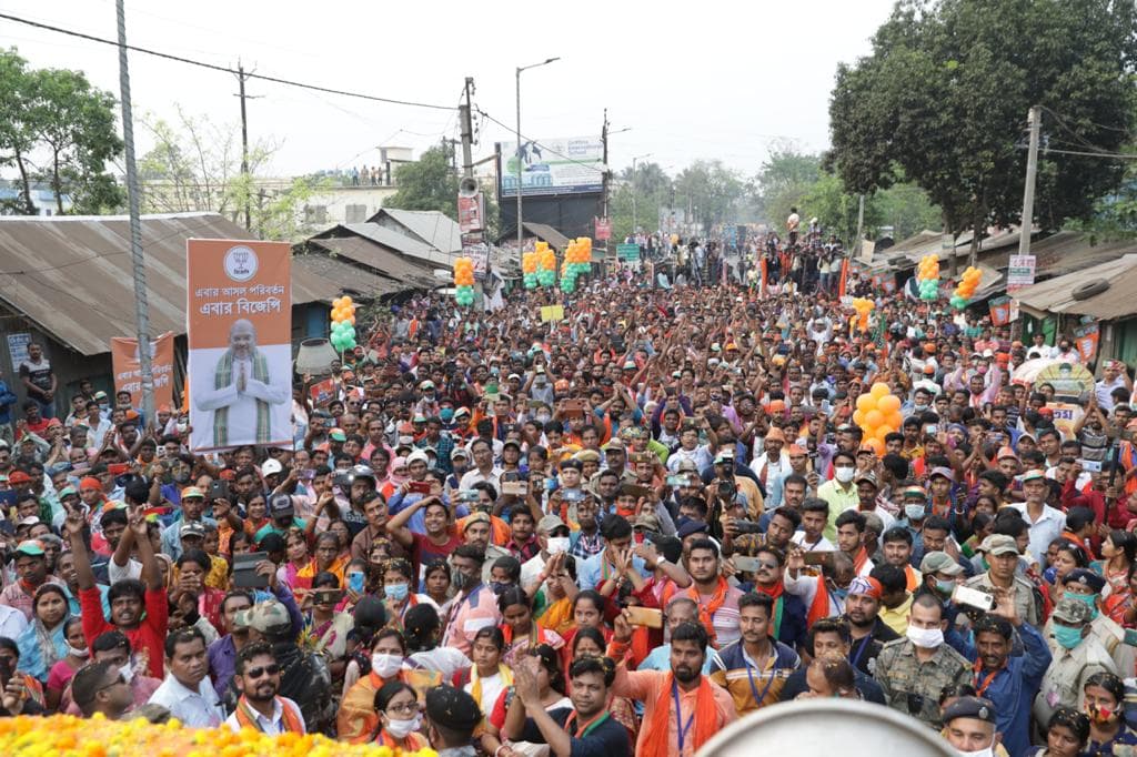 VIDEO: जेपी नड्डा के रोड शो में एंबुलेंस, BJP के राष्ट्रीय अध्यक्ष ने भाषण रोककर खाली कराया रास्ता