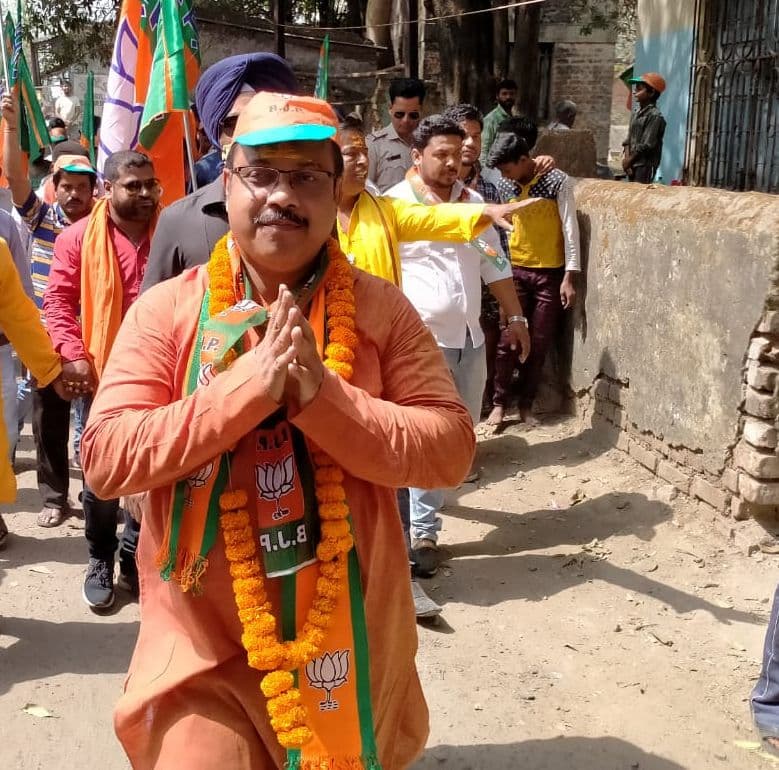 बढ़ सकती है आसनसोल उत्तर सीट से BJP कैंडिडेट कृष्णेंदु मुखर्जी की मुश्किलें, एफिडेविट में गलत जानकारी देने के आरोप में शिकायत दर्ज