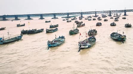 Prabhat Khabar EXCLUSIVE : कश्मीर की तरह दिखने लगे बिहार के बागान, भागलपुर में एक हजार सेब के पेड़ में फल देख किसान खुश