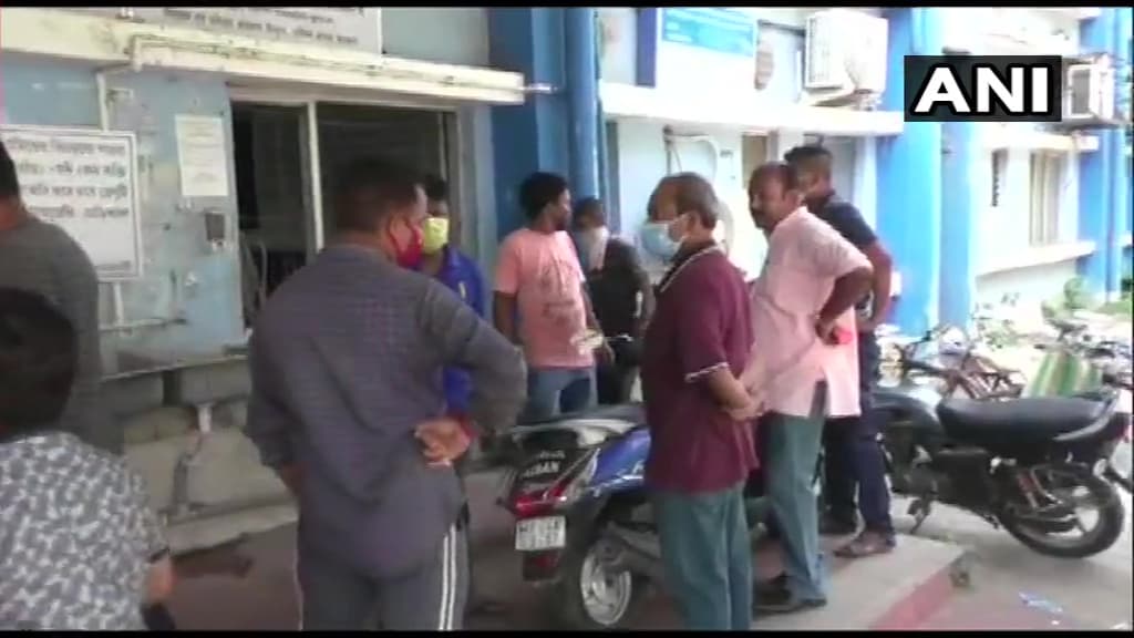 उत्तर 24 परगना के कमरहट्टी में बीजेपी के पोलिंग एजेंट की मौत, चुनाव आयोग ने मांगी रिपोर्ट