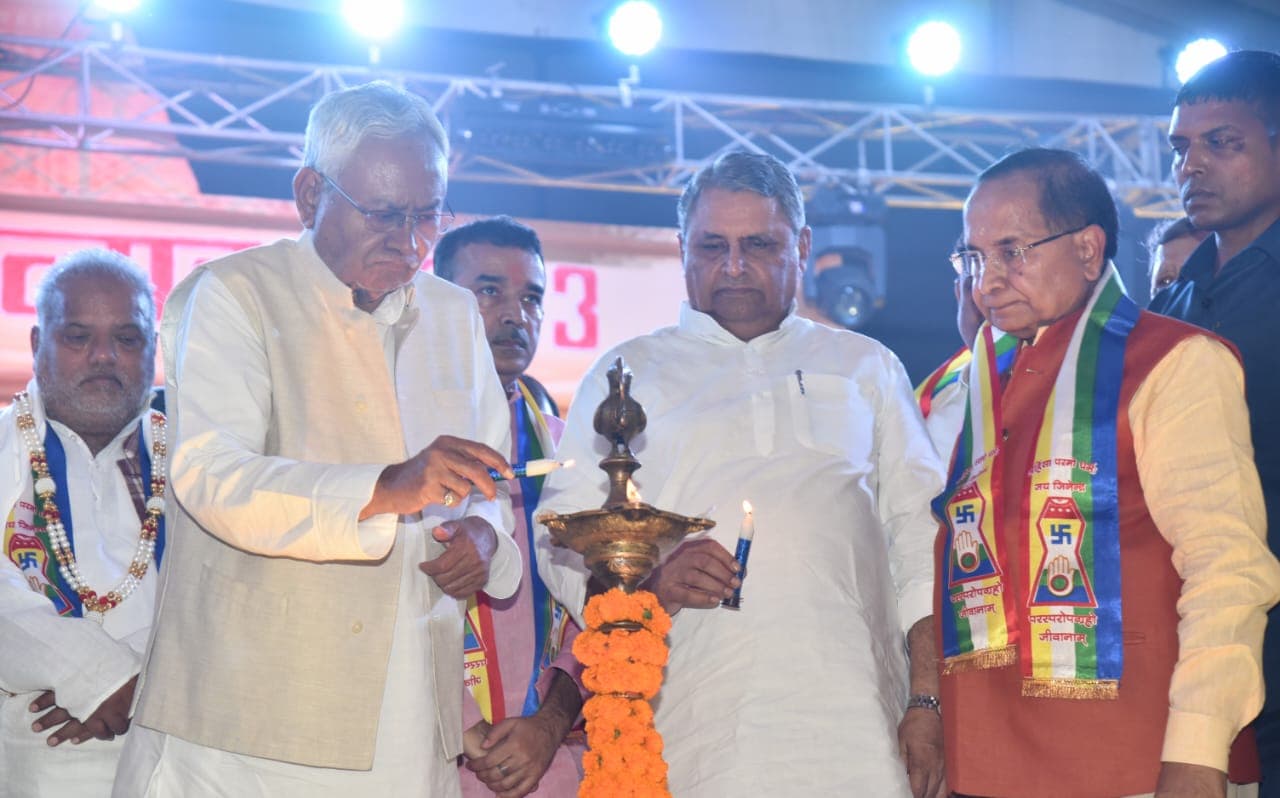 PHOTOS: सीएम नीतीश कुमार ने किया पावापुरी महोत्सव का उद्घाटन, भगवान महावीर के निर्वाण दिवस पर हो रहा आयोजन