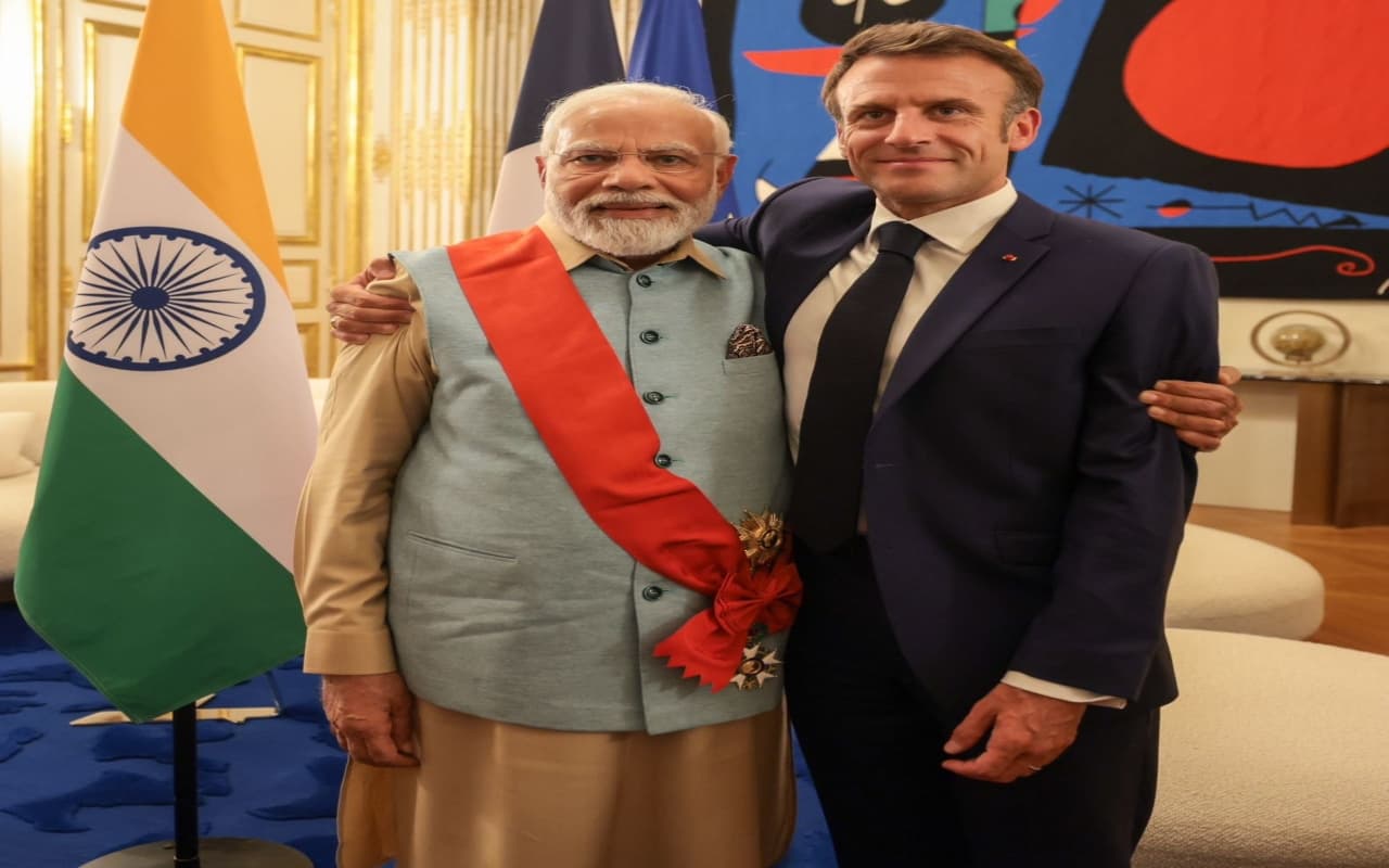 फ्रांस के सर्वोच्च सम्मान ‘ग्रैंड क्रॉस ऑफ द लीजन ऑफ ऑनर’ से नवाजे गए पीएम मोदी