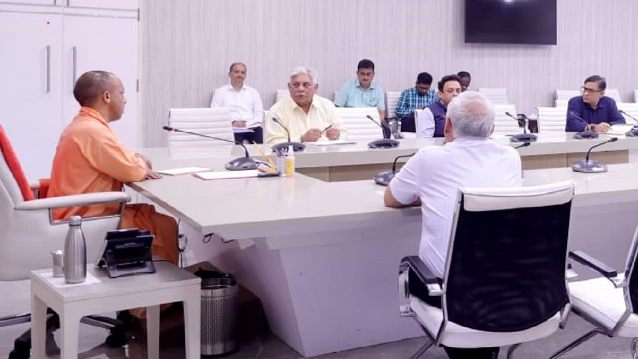 मौसम की सटीक जानकारी देने वाला सिस्टम होगा विकसित, सीएम ने समीक्षा बैठक में बाढ़ को लेकर कही ये बात