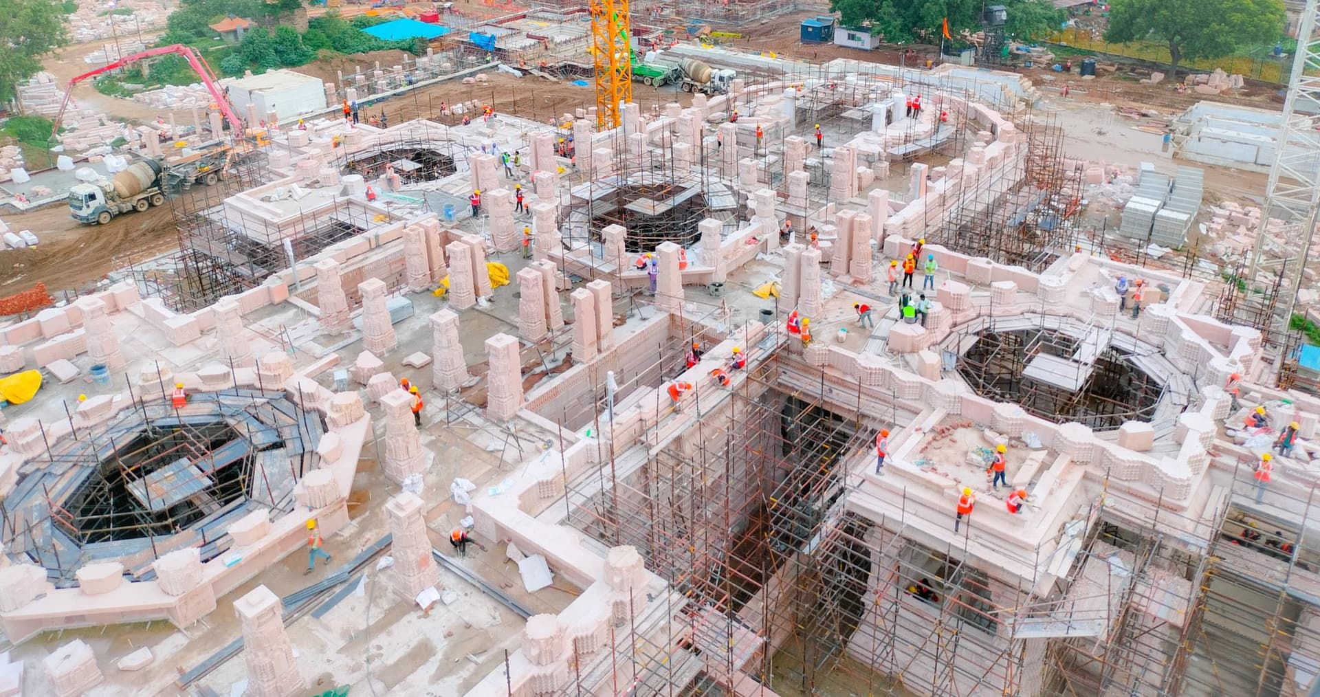 राम मंदिर में इस दिन होगी प्राण प्रतिष्ठा, तस्वीरों में देखें कितना भव्य और सुंदर है अयोध्या में बन रहा मंदिर