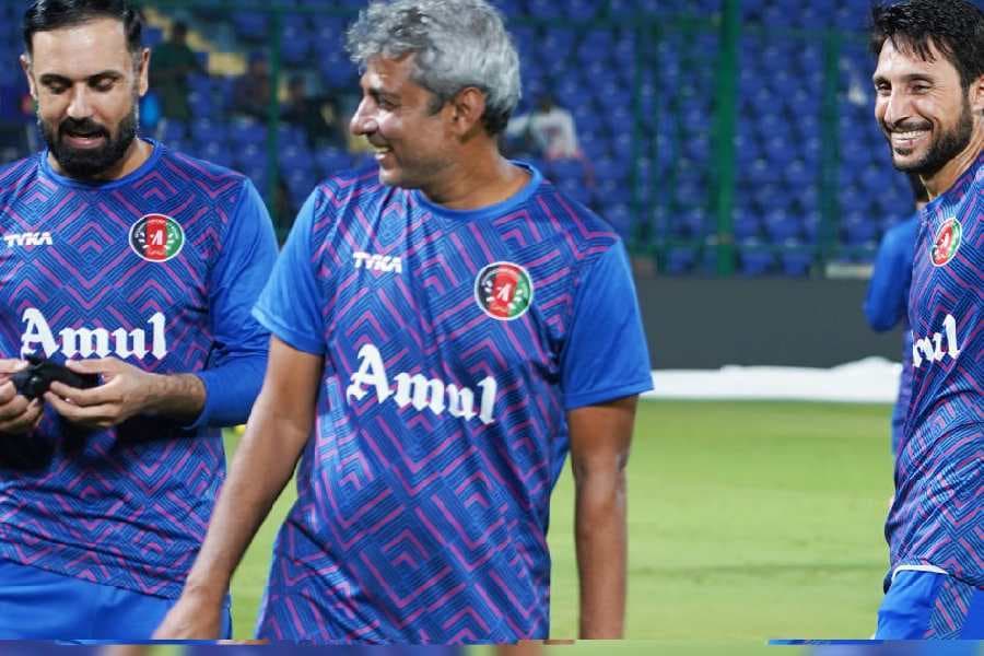 इस नेता की बेटी से जडेजा ने की है शादी, देखें तस्वीरे