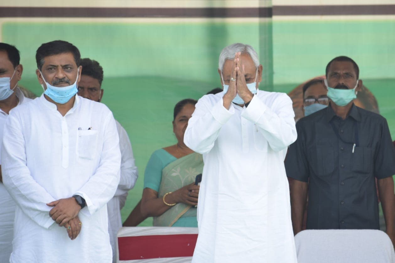 सीएम नीतीश ने कुशेश्वरस्थान में साधा विरोधियों पर निशाना, बोले-हमारी दिलचस्पी काम करने में उनकी मेवा खाने में