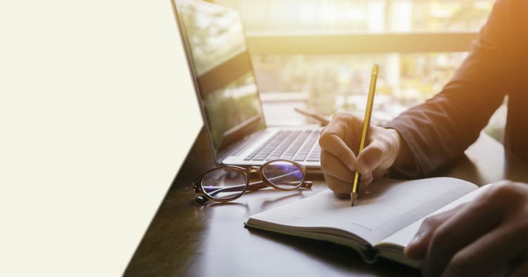 Bajaj Finance News : बजाज फाइनेंस FD में निवेश करें