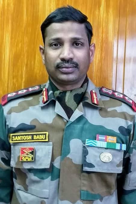 गलवान घाटी में अकेले 9 चीनी सैनिकों के गर्दन मरोड़ने वाले संतोष बाबू को 'महावीर चक्र', इन जांबाजों को वीर चक्र