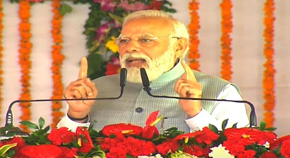 PM Modi Deoghar Visit: पीएम मोदी चांदी के बर्तन से करेंगे बाबा बैद्यनाथ की पूजा, चारों वेदों का होगा पाठ