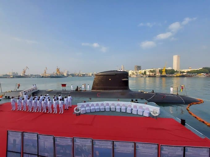 नौसेना को मिली स्वदेशी ताकत, बेड़े में शामिल हुई आईएनएस वेला