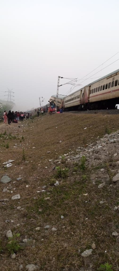 Bikaner Express Derailed: पीएम मोदी के साथ कोरोना स्थिति की समीक्षा कर रही थी ममता, तभी मिली हादसे की खबर