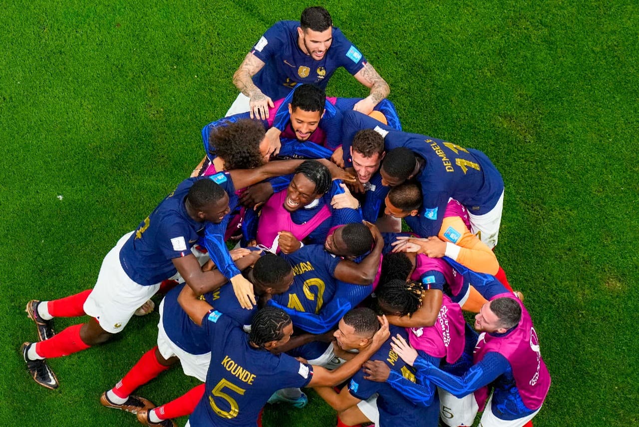 FIFA World Cup: लियोनेल मेसी और किलियन एम्बाप्पे गोल्डेन बूट की रेस में सबसे आगे, इन पर भी होगी निगाहें FIFA World Cup: लियोनेल मेसी और किलियन एम्बाप्पे गोल्डेन बूट की रेस में सबसे आगे, इन पर भी होगी निगाहें