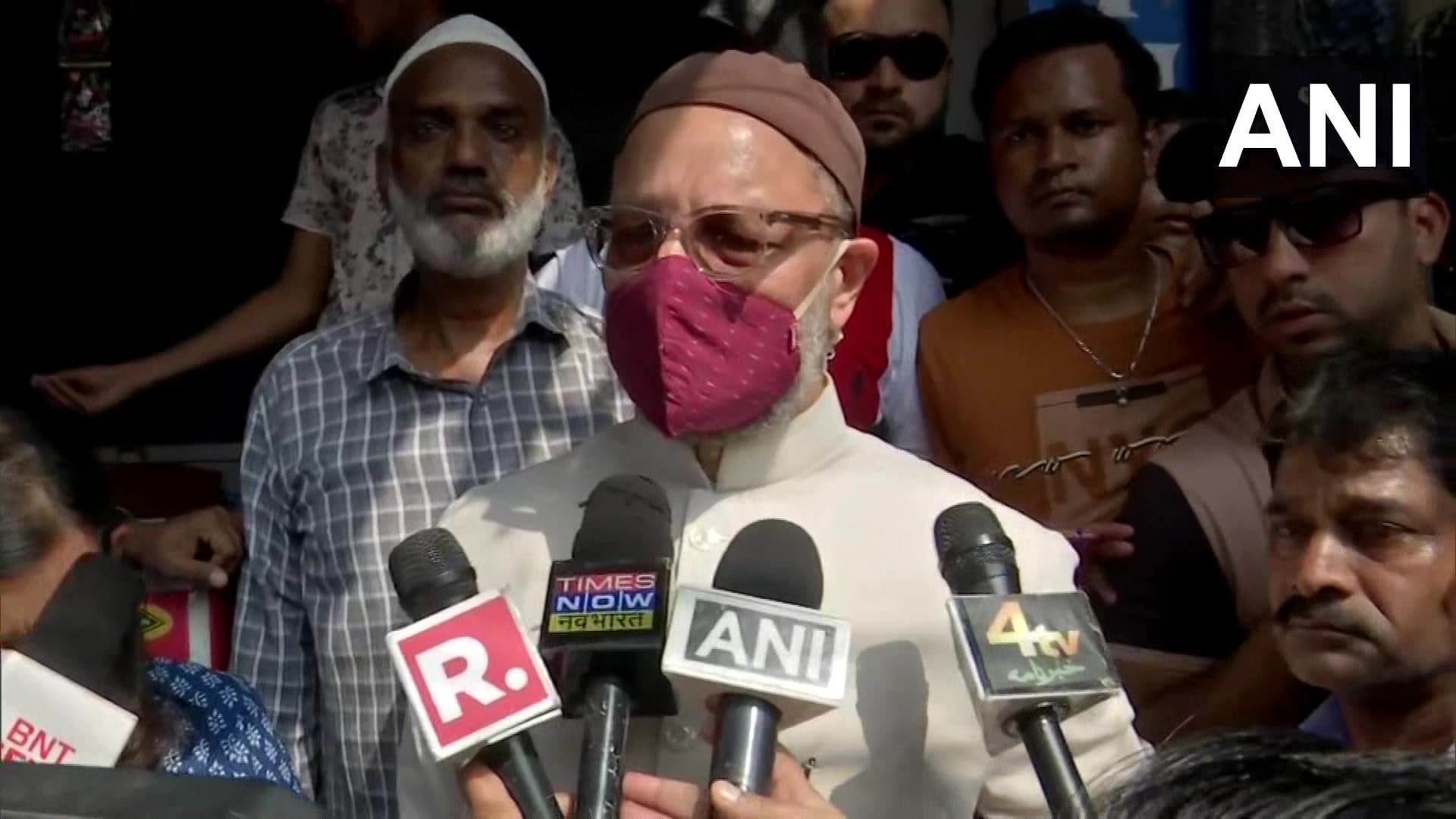 सत्यपाल मलिक विवाद पर ओवैसी की टिप्पणी, कहा- पीएम मोदी सिर्फ अपनी तारीफ सुनना चाहते हैं