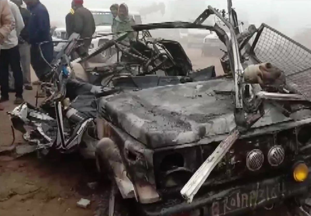 Bihar Road Accident : दानापुर में हाइवा ने पुलिस जिप्सी को रौंदा, तीन पुलिसकर्मियों की मौत