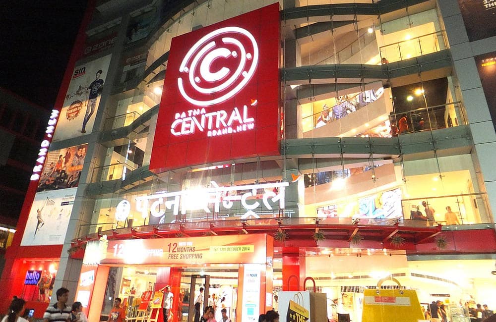 सेंट्रल मॉल पर प्राथमिकी, अपर बाजार की दो दुकानों को नोटिस
