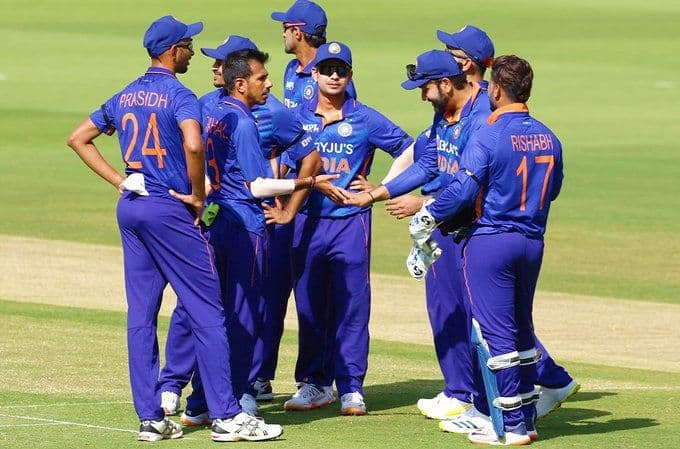 IND vs WI: 1000वें वनडे में युजवेंद्र चहल ने बनाया अनोखा ‘शतक’, ऐसा करने वाले दूसरे स्पिनर बने IND vs WI: 1000वें वनडे में युजवेंद्र चहल ने बनाया अनोखा ‘शतक’, ऐसा करने वाले दूसरे स्पिनर बने
