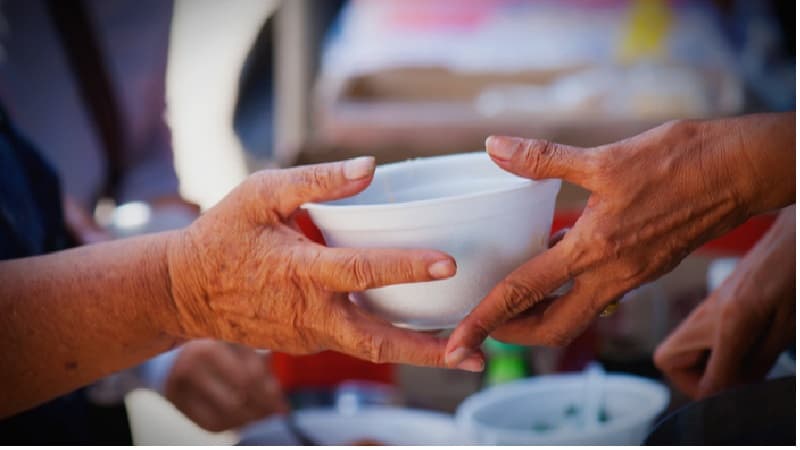 दुबई में रह रहा भारतीय लॉकडाउन के दौरान लोगों की भूख मिटा रहा