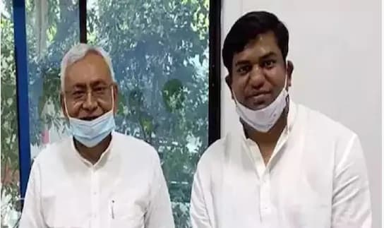 बोचहां सीट को लेकर बढ़ी सरगर्मी, नीतीश कुमार से मिलने पहुंचे नित्यानंद राय और मुकेश सहनी, कही बड़ी बात