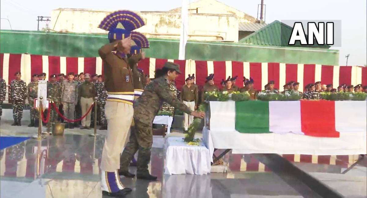 CRPF: बडगाम में शहीद विशाल को दी गयी श्रद्धांजलि, CM नीतीश और कश्मीर के LG मनोज कुमार ने जताया शोक