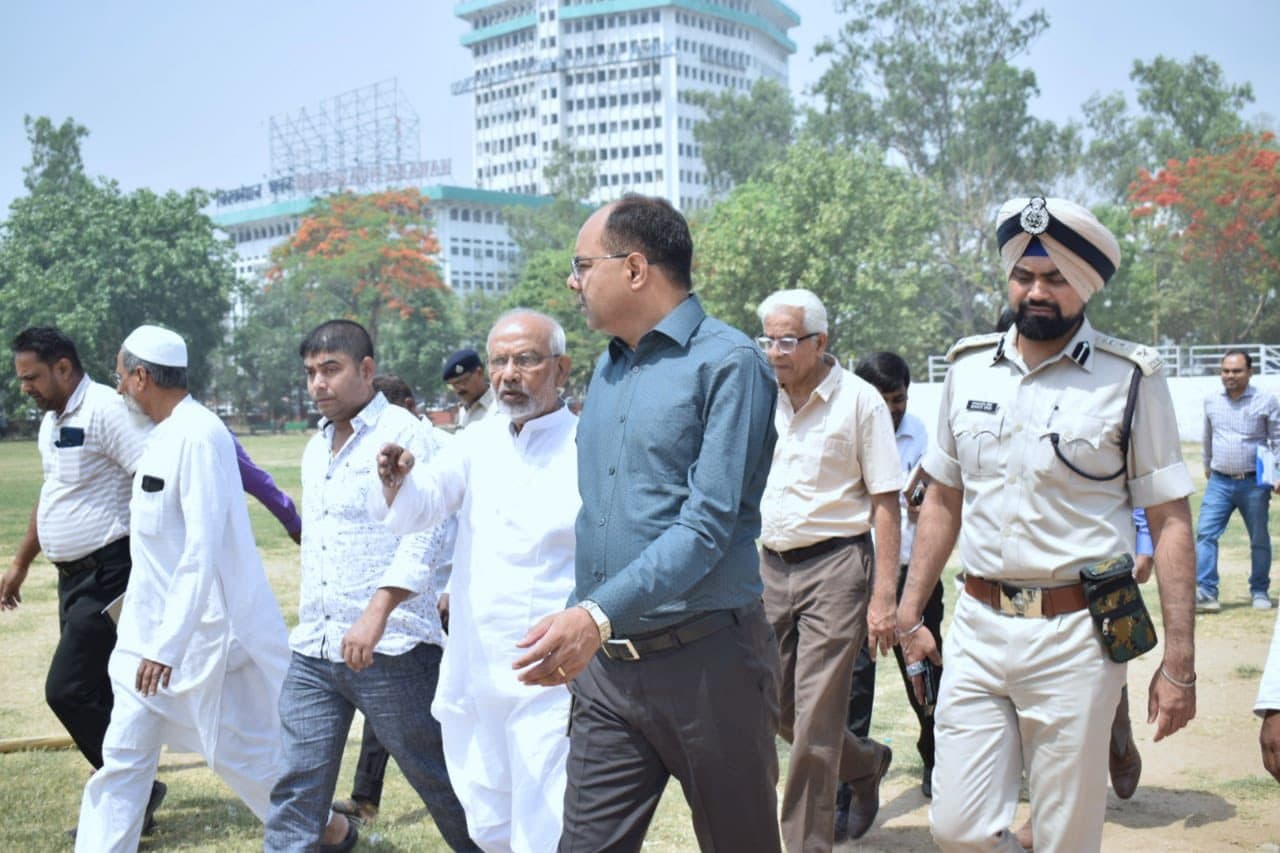 पूरा देश आज मना रहा है ईद, पटना के गांधी मैदान में सुबह आठ बजे होगी ईद की नमाज पूरा देश आज मना रहा है ईद, पटना के गांधी मैदान में सुबह आठ बजे होगी ईद की नमाज