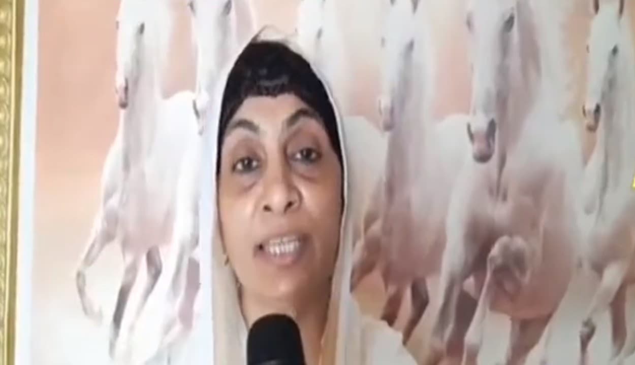 एनसीपी की नेता ने अमित शाह को लिखी चिट्ठी, पीएम हाउस के सामने हनुमान चालीसा और नमाज पढ़ने की मांगी इजाजत