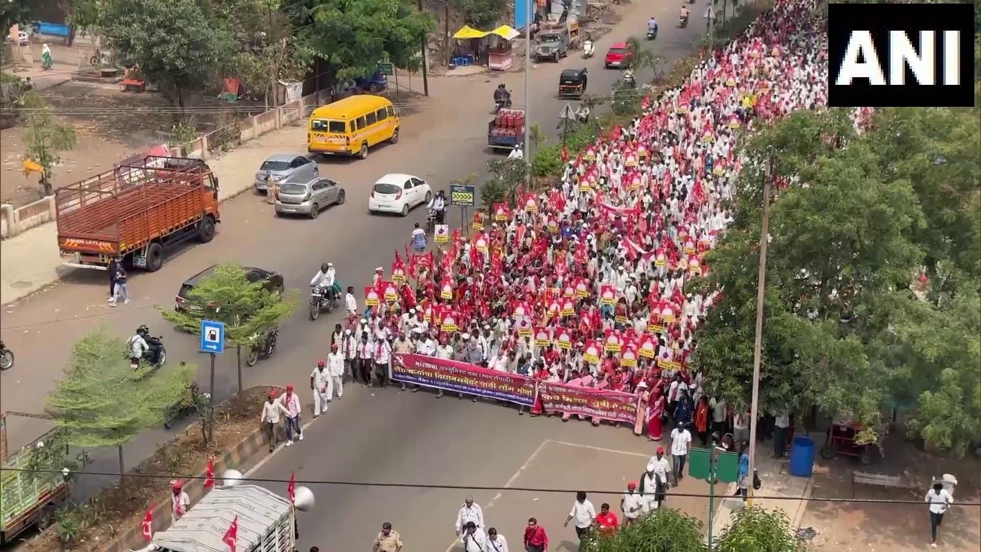 Farmers March: महाराष्ट्र में क्यों प्रदर्शन कर रहे हजारों किसान, क्या है उनकी मांगें, यहां जानें सबकुछ