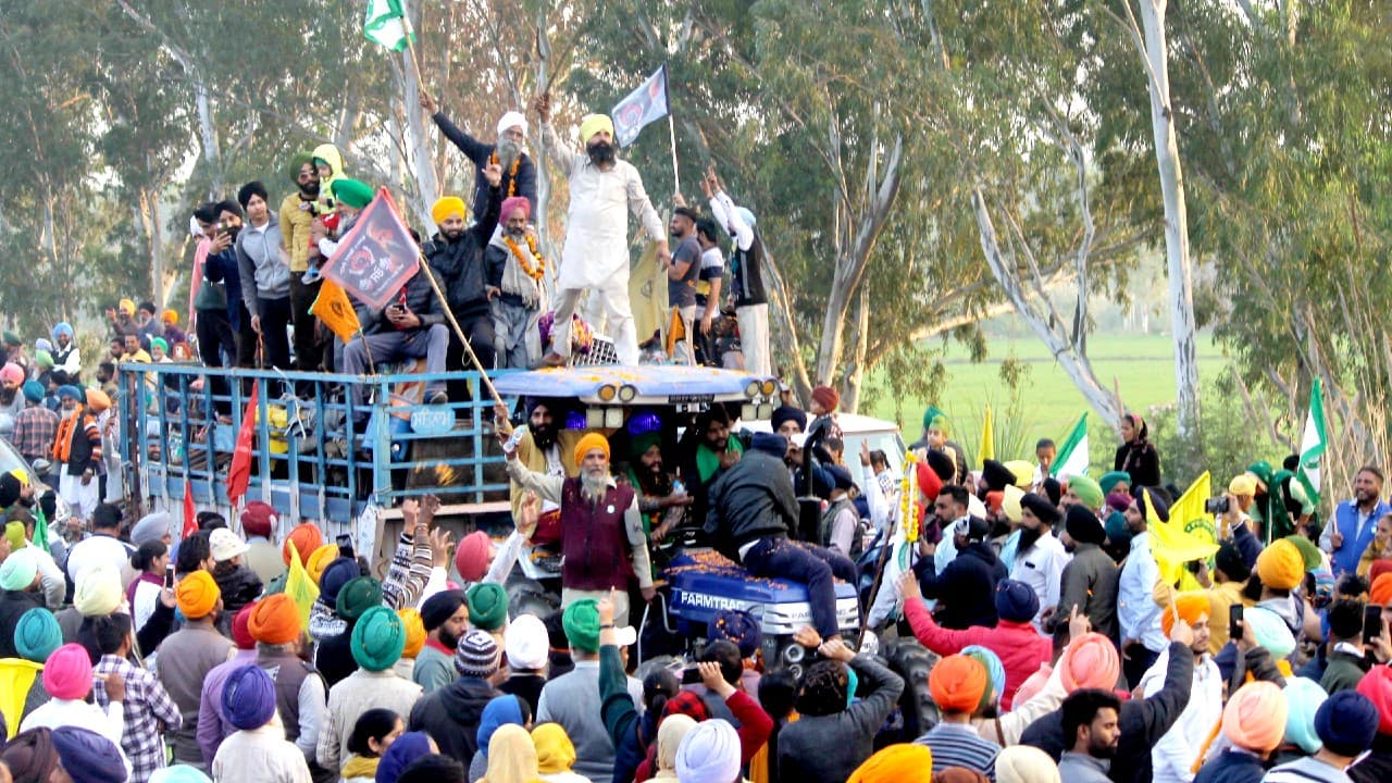 पंजाब, हरियाणा में घर वापसी पर किसानों का जोरदार स्वागत, चन्नी सरकार ने 11 लोगों को दी नौकरी