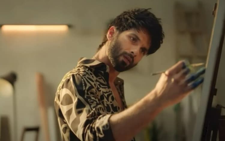 Farzi Review: नोटों के फर्जीवाड़े की इस कहानी में चमके हैं शाहिद कपूर और विजय सेतुपति, जानें क्या है खास