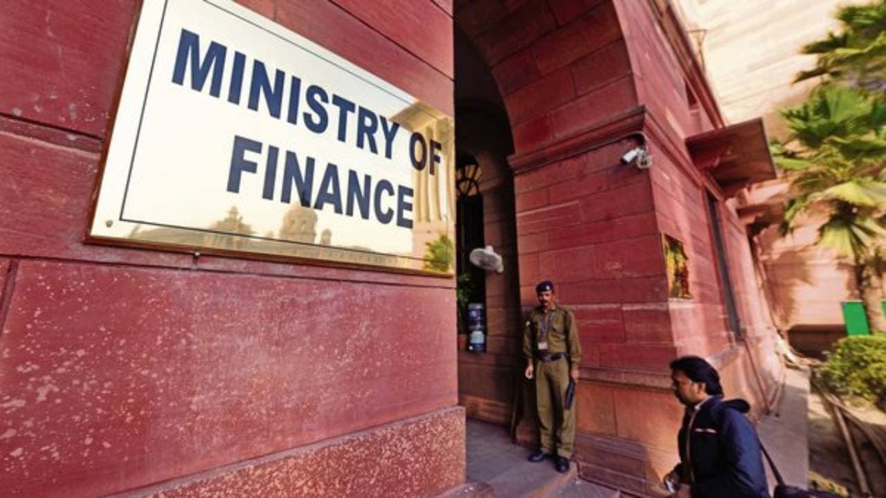 बजट में किए गए उपायों से भारत में 2023 के दौरान बढ़ेंगी नौकरियां, वित्त मंत्रालय ने कही ये बात बजट में किए गए उपायों से भारत में 2023 के दौरान बढ़ेंगी नौकरियां, वित्त मंत्रालय ने कही ये बात
