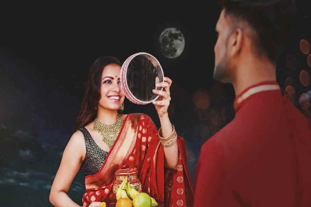 Karwa Chauth Vrat: पहली बार अगर रख रही हैं करवा चौथ व्रत, तो जरूर जान लें ये बात, वरना नहीं मिलेगा शुभ फल