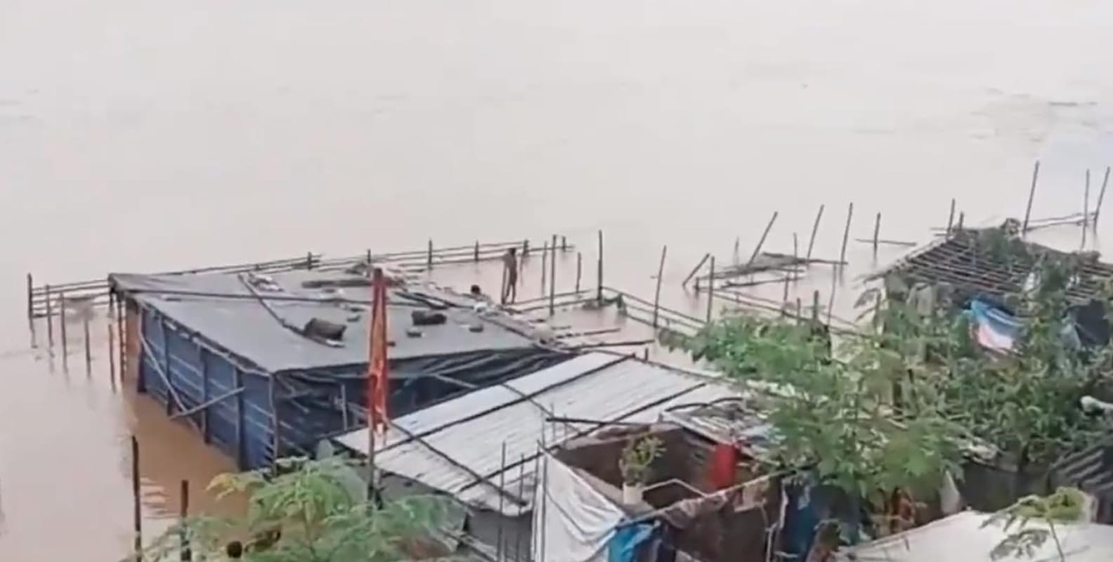Flood in Bahragora, Jamshedpur: पूर्वी सिंहभूम के कई इलाके बाढ़ से बेहाल, ट्विटर पर मांगी मदद, तो सीएम हेमंत सोरेन ने लिया एक्शन