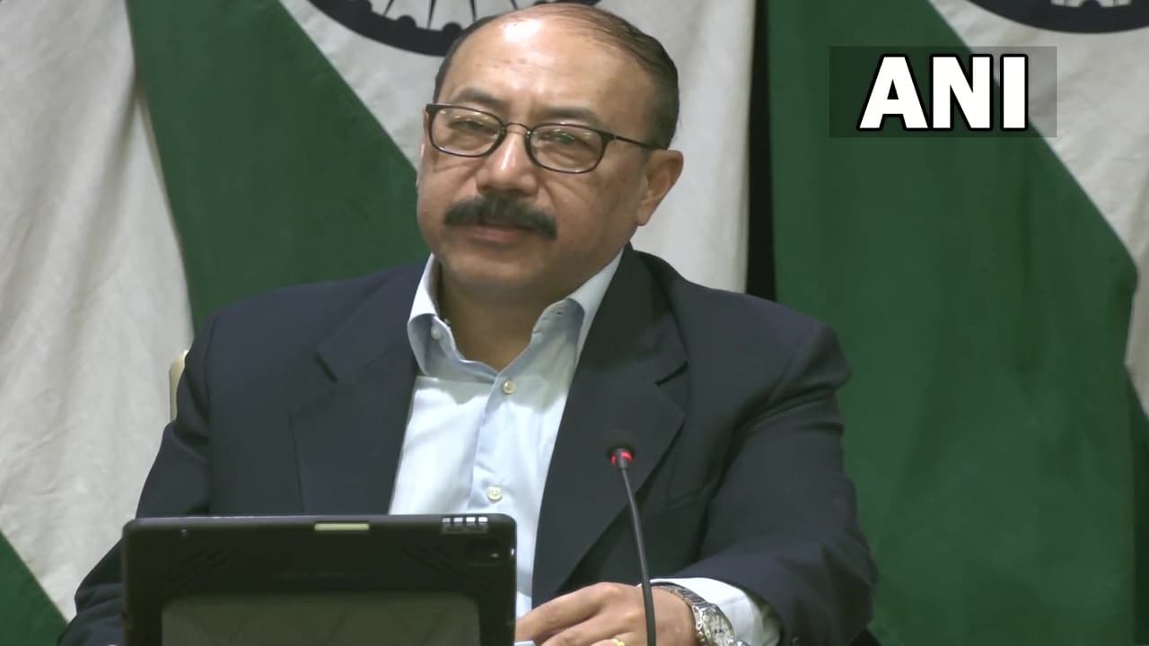 Russia Ukraine War: लगभग 12000 भारतीय छोड़ चुके हैं यूक्रेन, अन्य छात्रों के बारे में सामने आई यह जानकारी