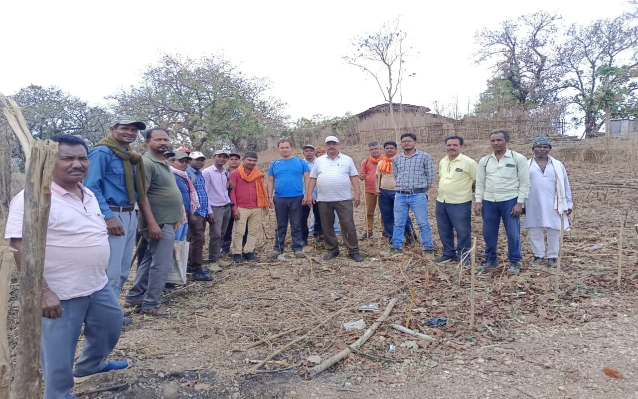 झारखंड : बेतला में ग्रामीणों की सुरक्षा को लेकर बाघ के हमले वाले ठिकाने पर जमे हैं वनकर्मी